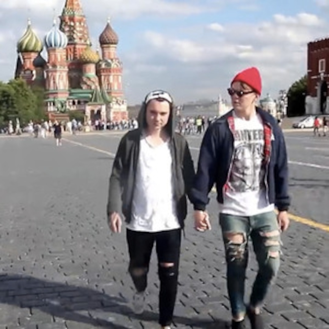 Mira cómo tratan a los gays en Rusia (+ Video) E! Online Latino MX Mira cómo tratan a los gays en Rusia (+ Video) E! Online Latino MX